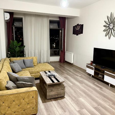 Apartment In Tbilisi “Green Budapest “ المظهر الخارجي الصورة